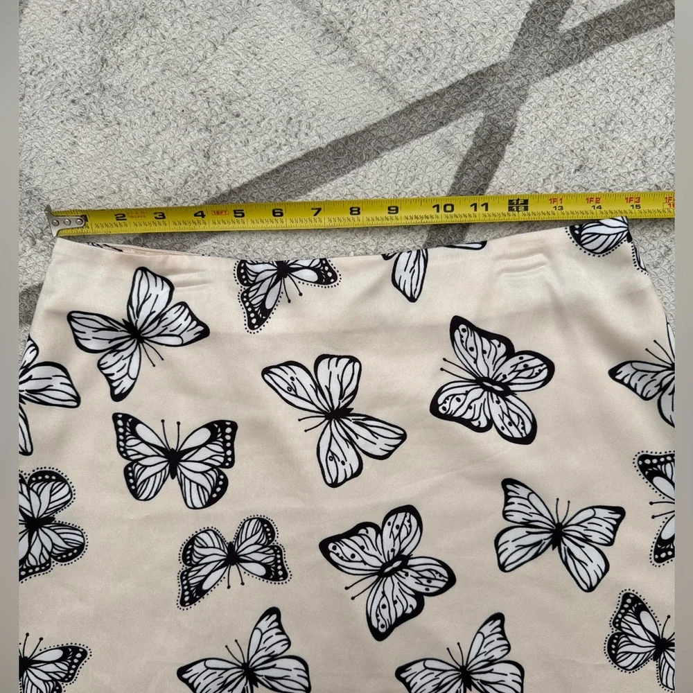 More To Come Araceli Butterfly Print Mini Skirt - Picture 3 of 6